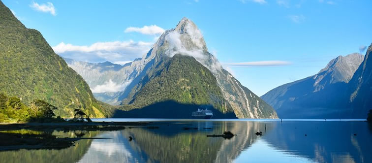 Blink and think — which city serves as the official capital of New Zealand?
