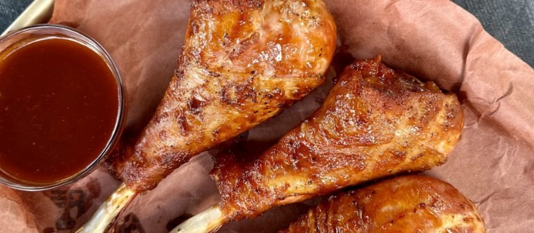 Can you spot this classic midway treat?